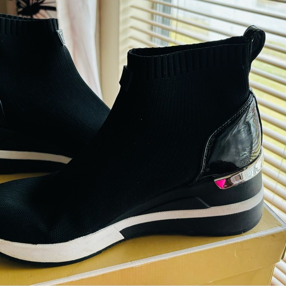 MK black elastic boot with  once in very good condition with its original box - Picture 1 of 4